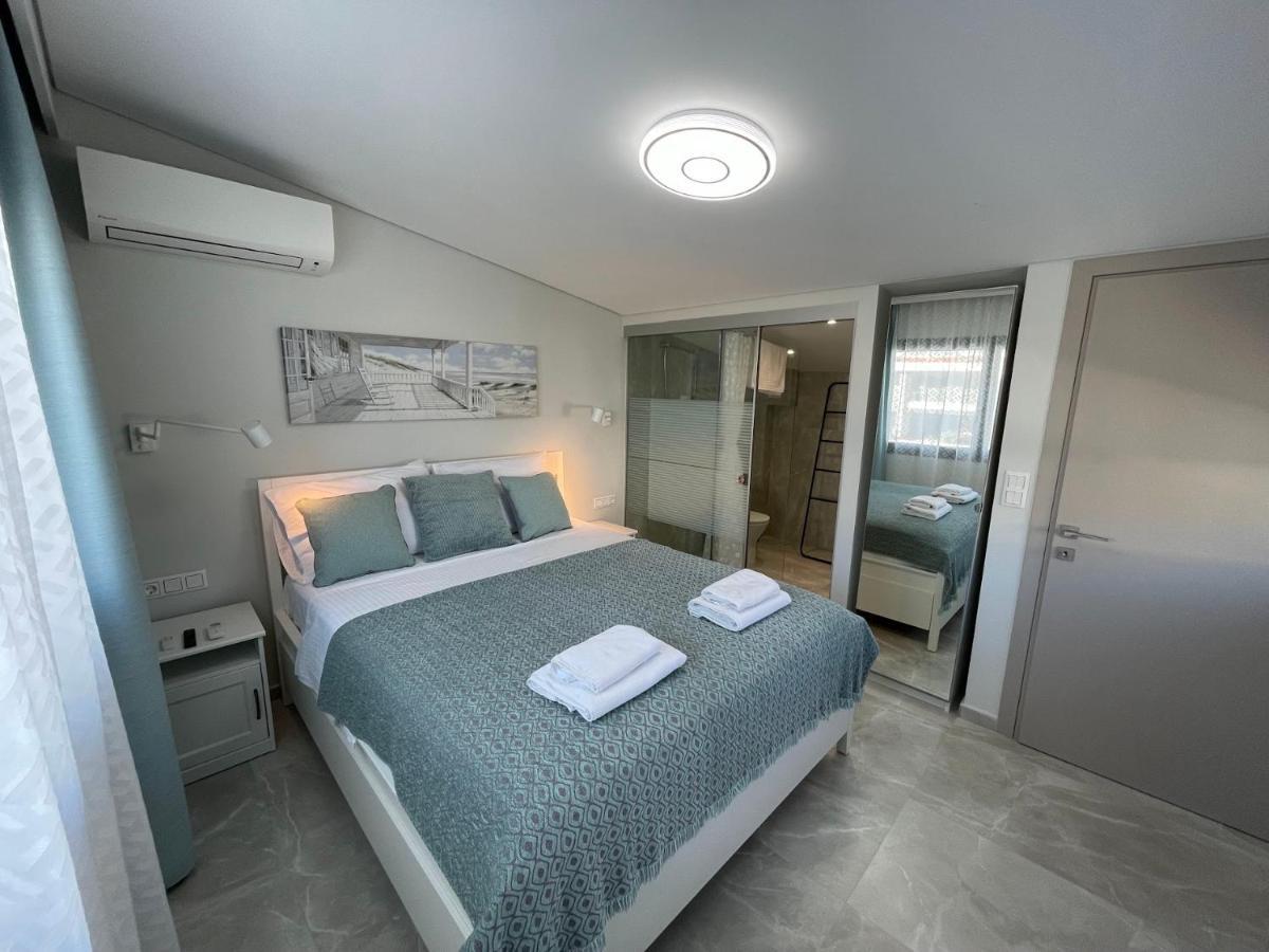 Callisto Luxury Suite นิกิติ ภายนอก รูปภาพ