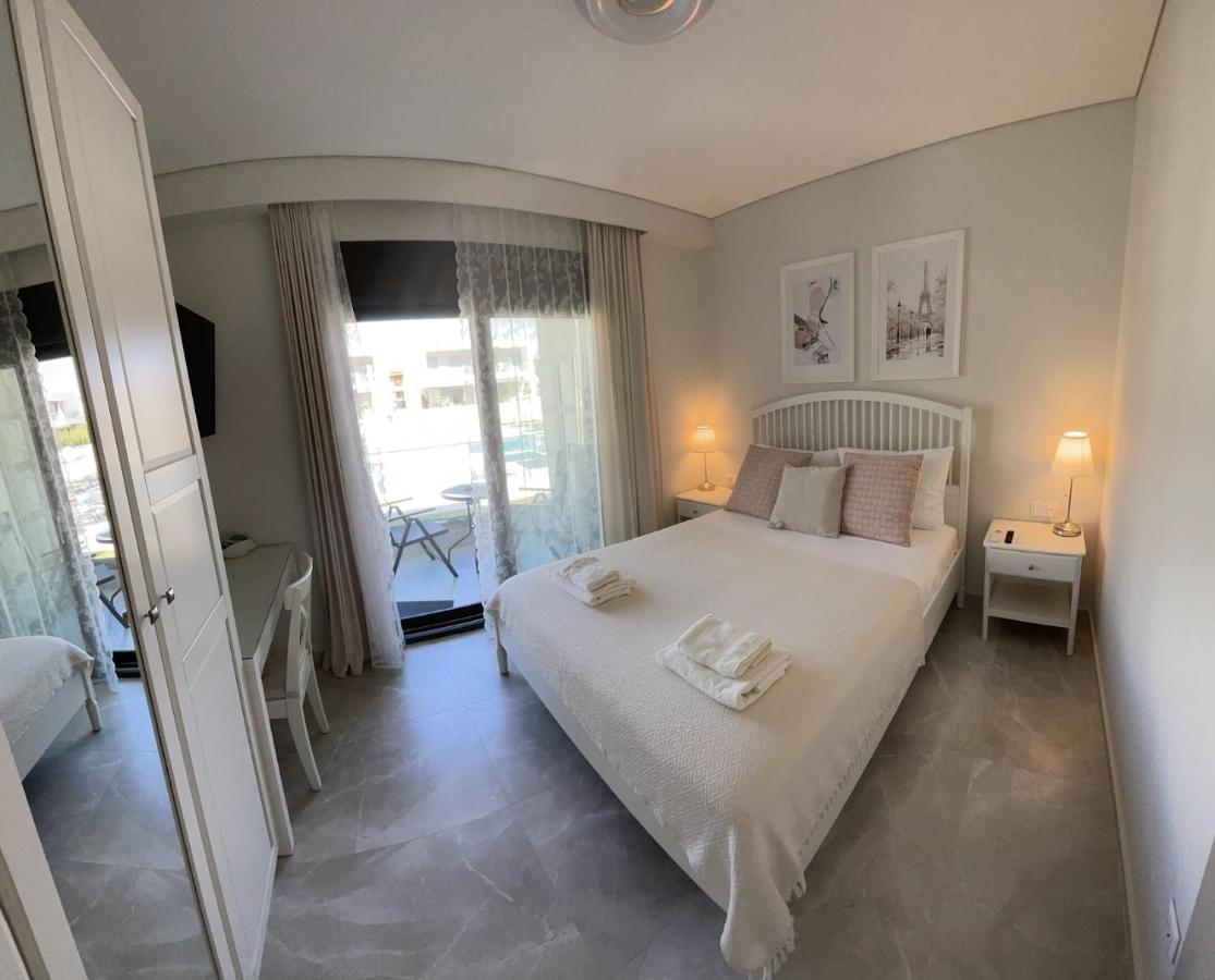 Callisto Luxury Suite นิกิติ ภายนอก รูปภาพ