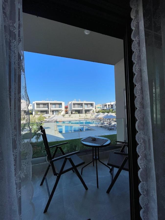 Callisto Luxury Suite นิกิติ ภายนอก รูปภาพ