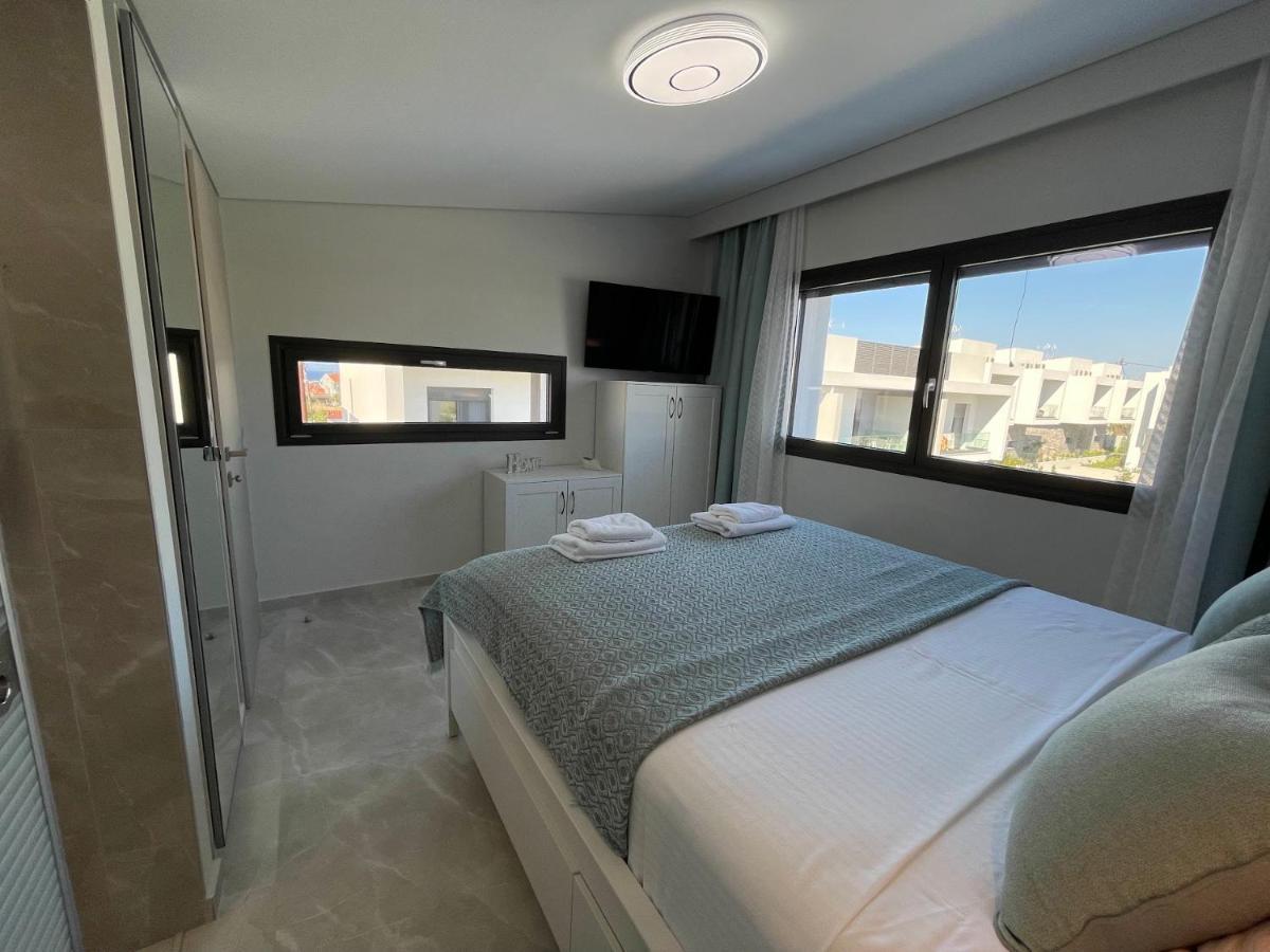 Callisto Luxury Suite นิกิติ ภายนอก รูปภาพ
