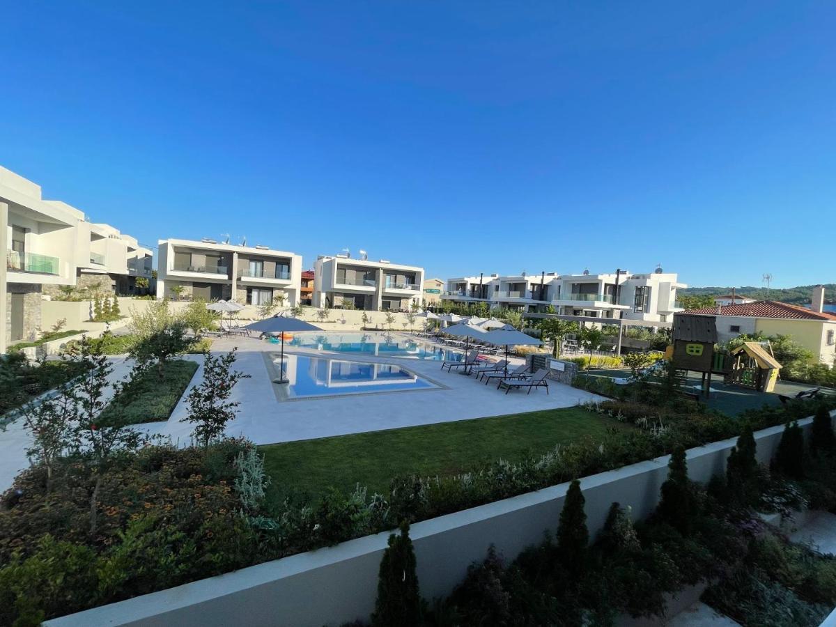 Callisto Luxury Suite นิกิติ ภายนอก รูปภาพ